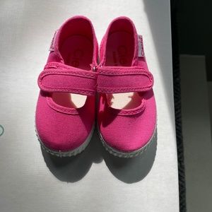 NEW Cienta Kids Shoes (Pink)